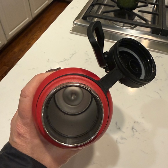 Buc-ee's Red Logo Stainless Steel Yukon Water Bottle 32oz - Picture 8 of 11